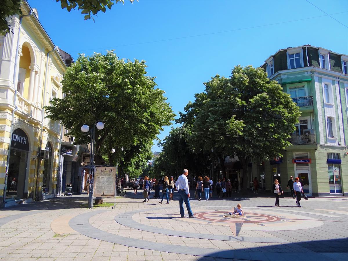 Hostel Compass Burgas Exterior photo