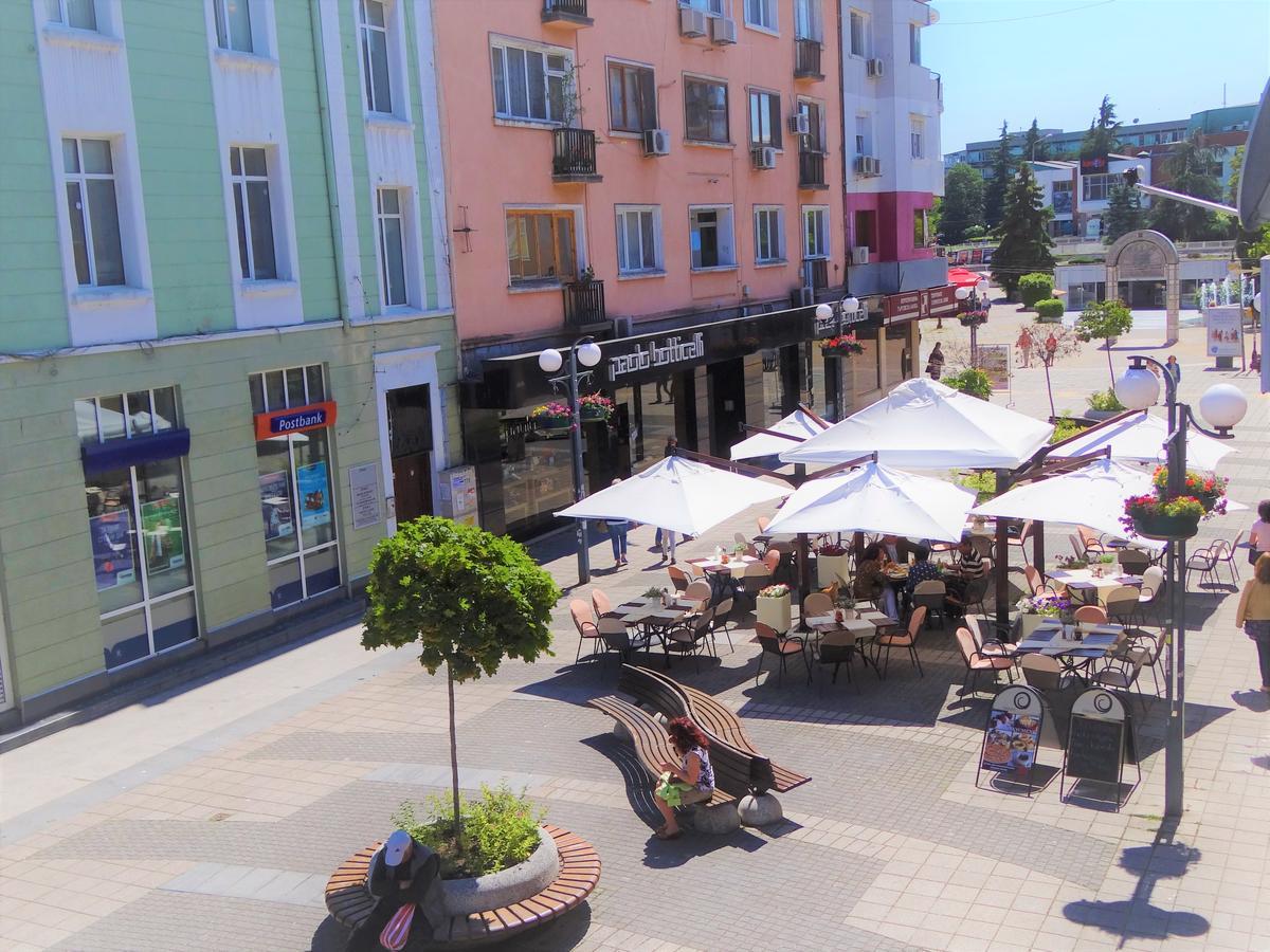 Hostel Compass Burgas Exterior photo