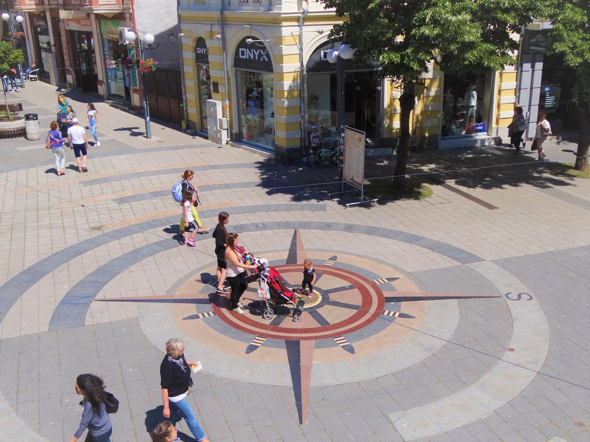 Hostel Compass Burgas Exterior photo